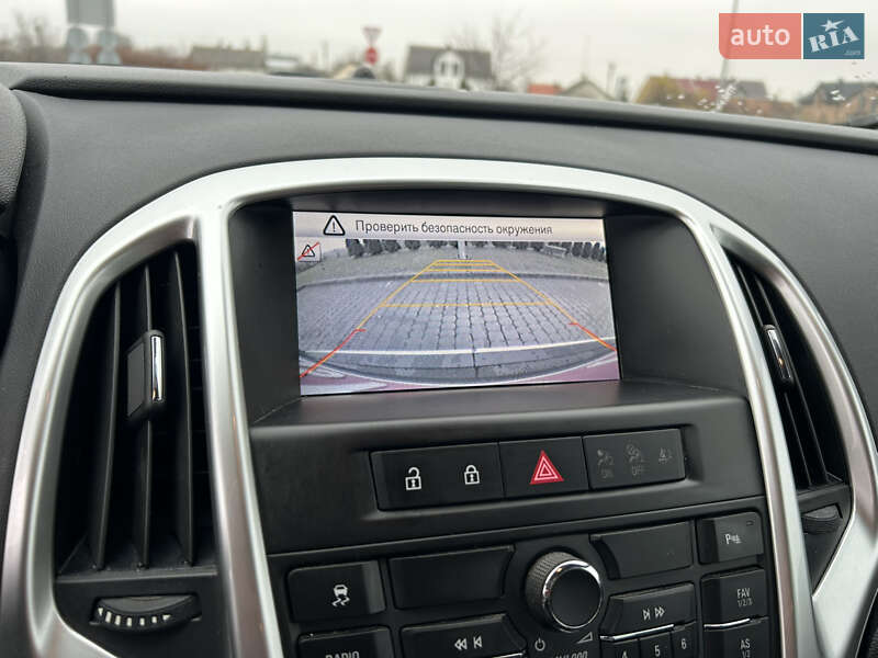 Универсал Opel Astra 2013 в Городке