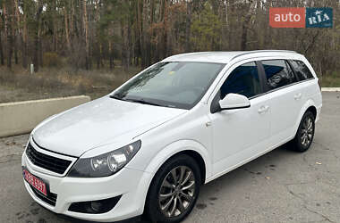 Универсал Opel Astra 2010 в Харькове