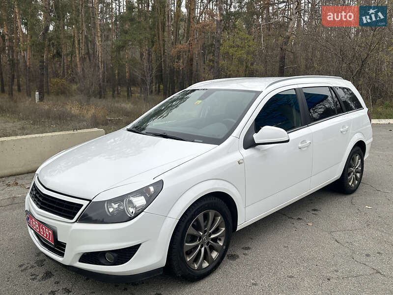 Opel Astra 2010 Opel Astra 2010