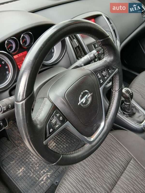 Универсал Opel Astra 2012 в Христиновке фото 20 Универсал Opel Astra 2012 в Христиновке