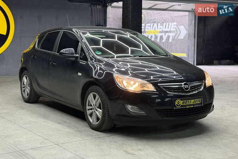 Opel Astra 2010 Opel Astra 2010