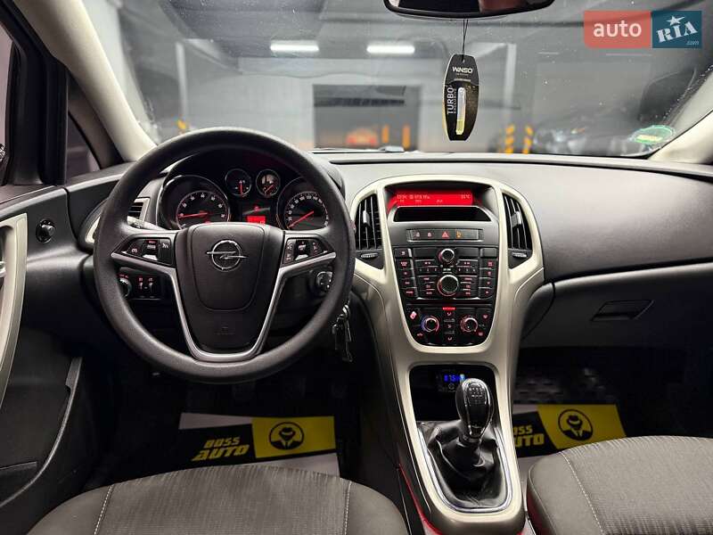 Хэтчбек Opel Astra 2010 в Черновцах