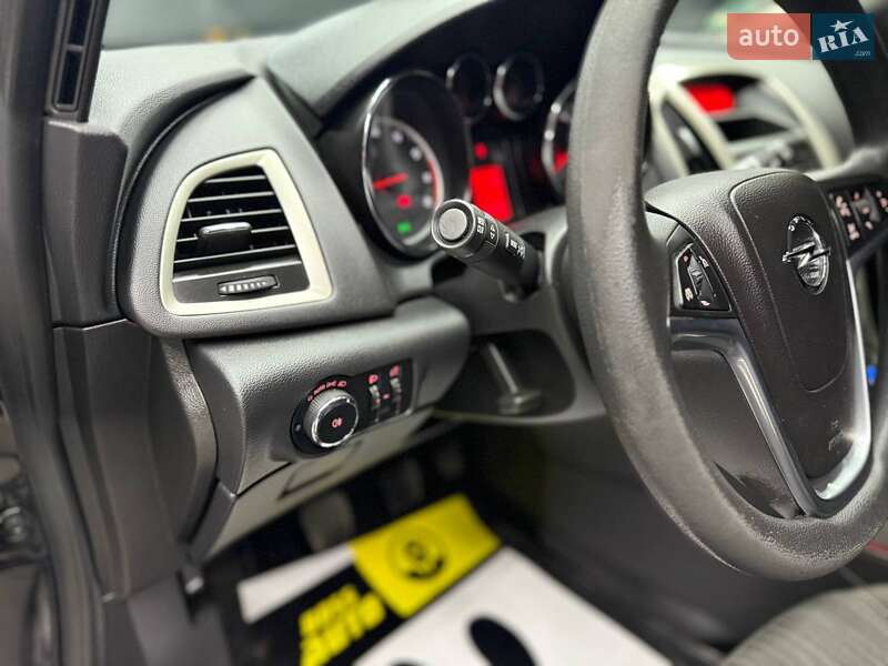 Хэтчбек Opel Astra 2010 в Черновцах