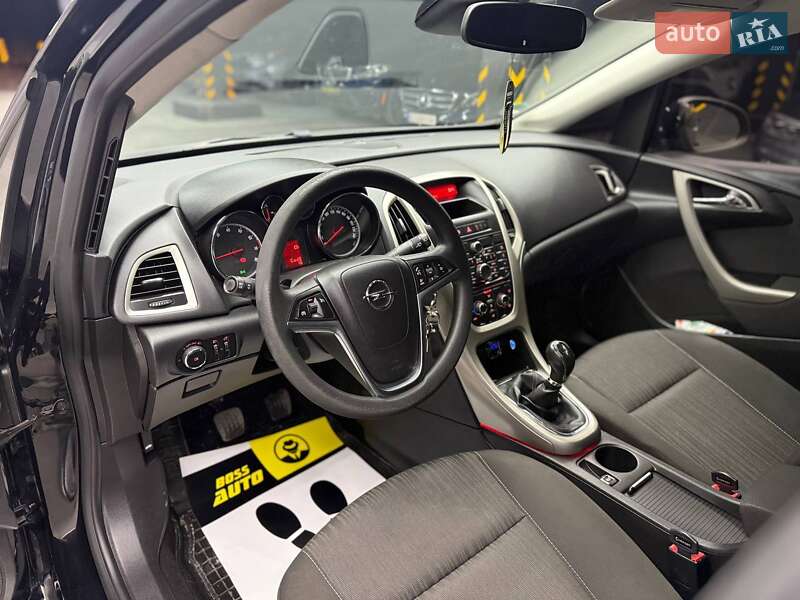 Хэтчбек Opel Astra 2010 в Черновцах