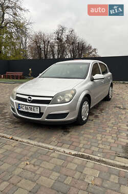 Хэтчбек Opel Astra 2004 в Смеле
