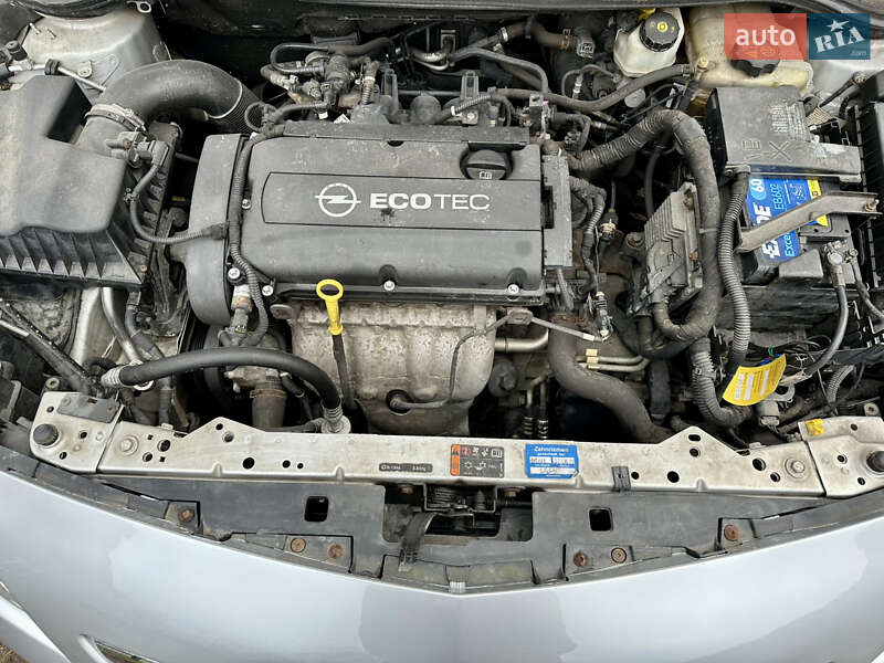 Универсал Opel Astra 2011 в Дубно