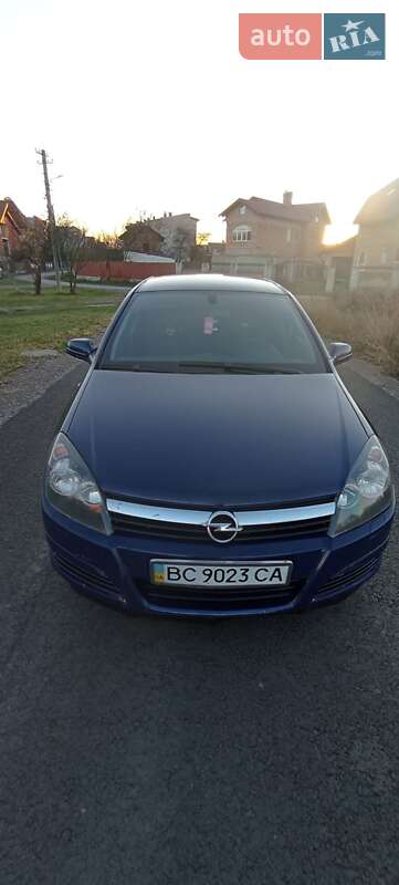 Хетчбек Opel Astra 2006 в Стрию