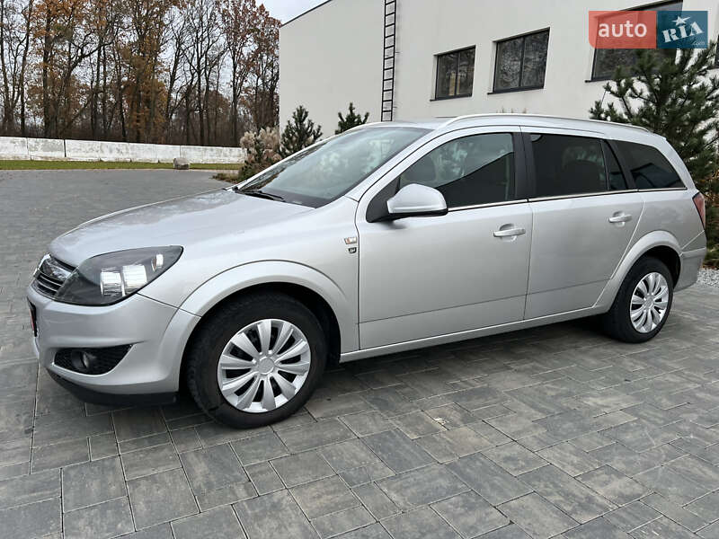 Универсал Opel Astra 2010 в Луцке фото 8 Универсал Opel Astra 2010 в Луцке