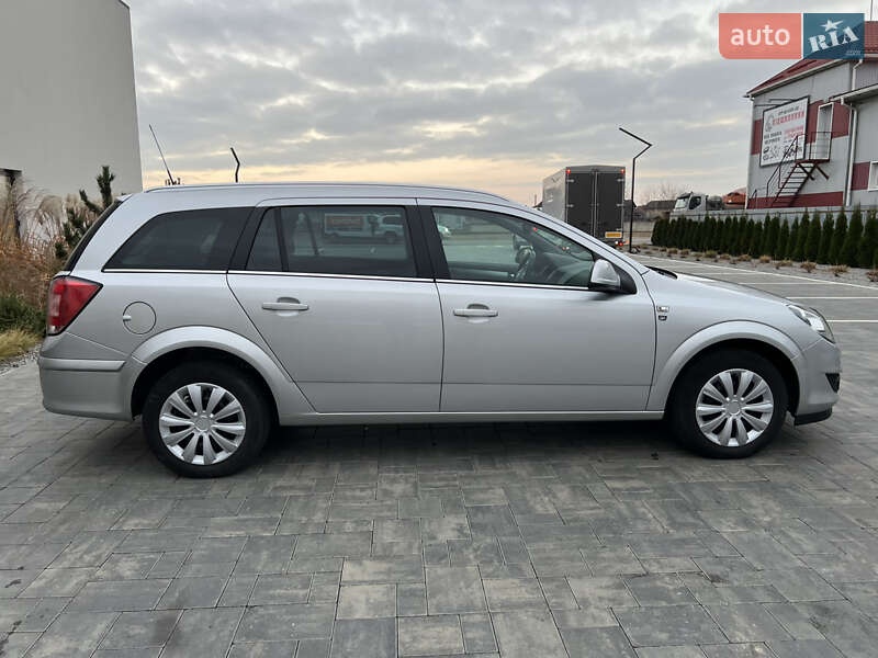 Универсал Opel Astra 2010 в Луцке фото 23 Универсал Opel Astra 2010 в Луцке