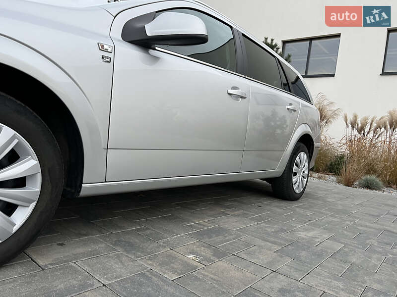 Универсал Opel Astra 2010 в Луцке фото 32 Универсал Opel Astra 2010 в Луцке