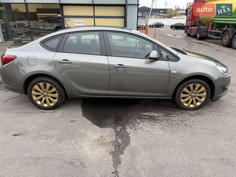 Седан Opel Astra 2020 в Одессе