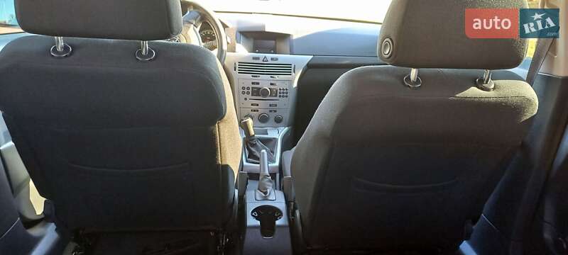 Хэтчбек Opel Astra 2011 в Трускавце