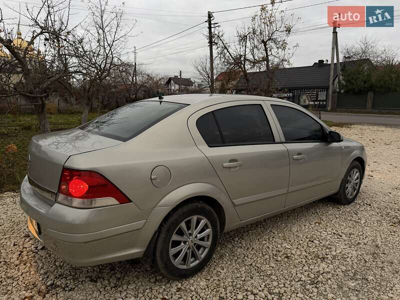 Седан Opel Astra 2007 в Львове