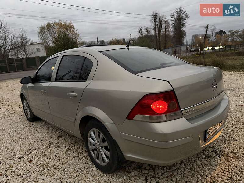 Седан Opel Astra 2007 в Львове