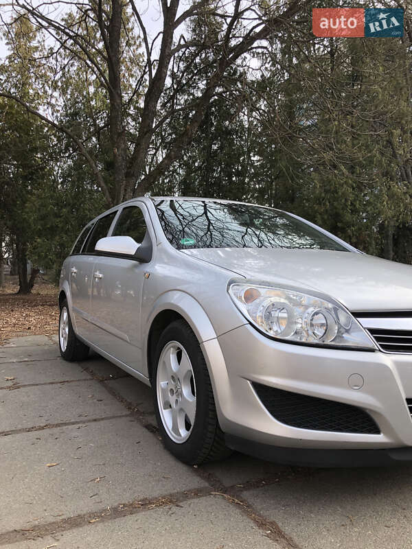 Универсал Opel Astra 2009 в Киеве