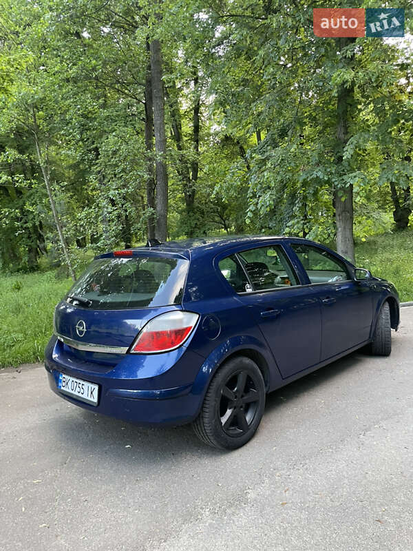 Хетчбек Opel Astra 2005 в Шумську