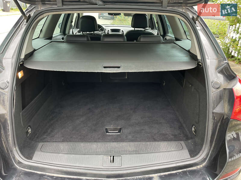 Универсал Opel Astra 2012 в Киеве