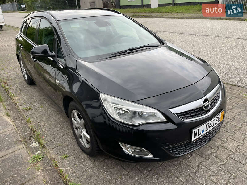 Универсал Opel Astra 2012 в Киеве
