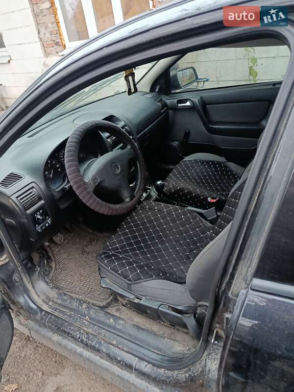 Седан Opel Astra 2006 в Первомайске