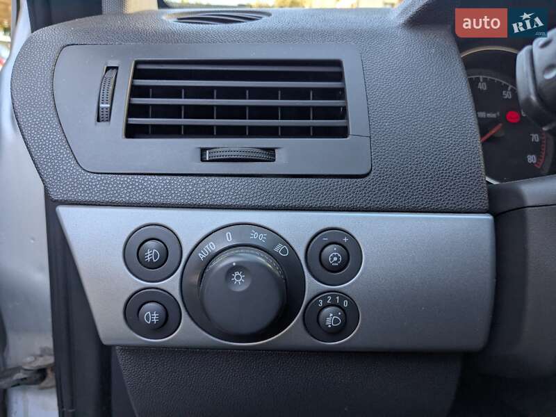 Хэтчбек Opel Astra 2009 в Звягеле