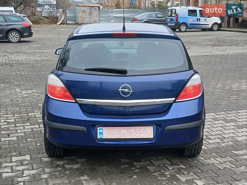 Хэтчбек Opel Astra 2005 в Черновцах