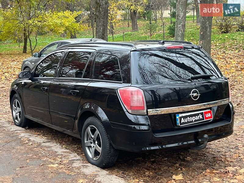 Универсал Opel Astra 2006 в Киеве