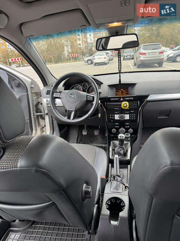 Универсал Opel Astra 2009 в Киеве фото 11 Универсал Opel Astra 2009 в Киеве