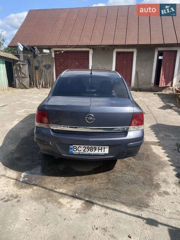 Седан Opel Astra 2008 в Ровно