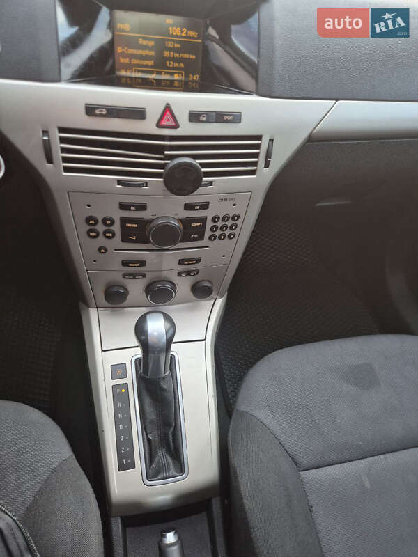 Седан Opel Astra 2008 в Каменец-Подольском