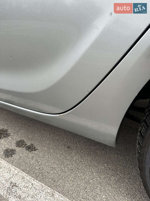 Універсал Opel Astra 2012 в Бучі