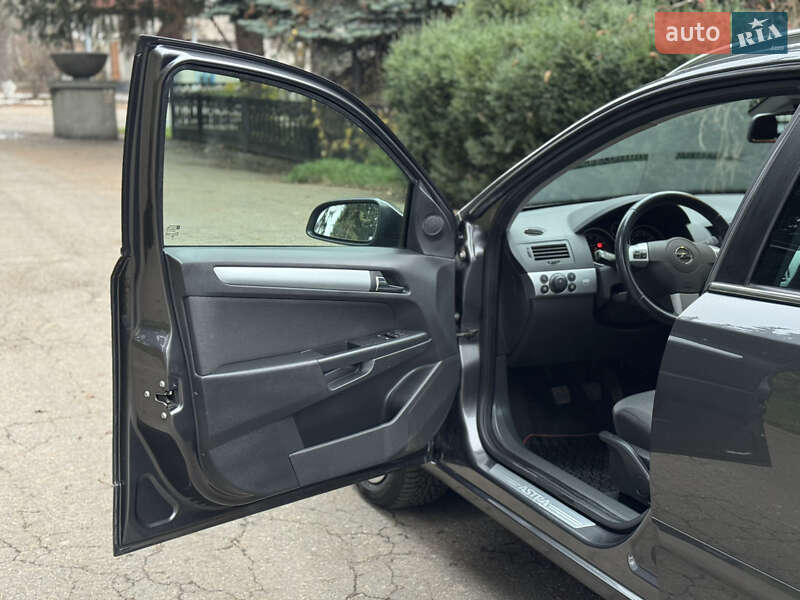 Универсал Opel Astra 2010 в Умани фото 13 Универсал Opel Astra 2010 в Умани