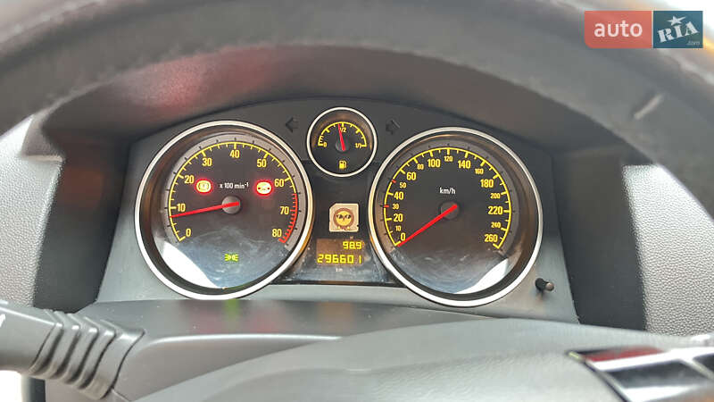 Універсал Opel Astra 2010 в Кам'янець-Подільському