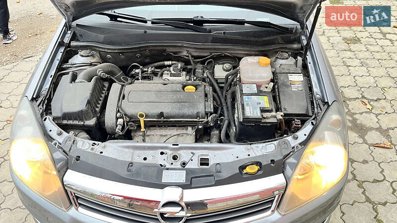 Універсал Opel Astra 2010 в Кам'янець-Подільському