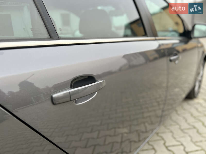 Універсал Opel Astra 2010 в Івано-Франківську