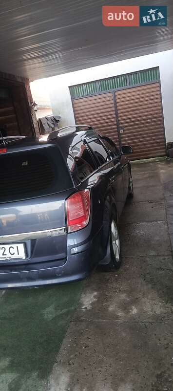 Универсал Opel Astra 2009 в Хусте