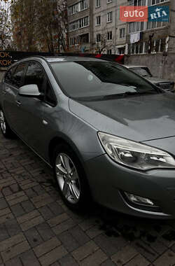Універсал Opel Astra 2011 в Хмельницькому