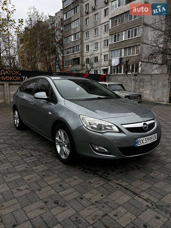 Універсал Opel Astra 2011 в Хмельницькому
