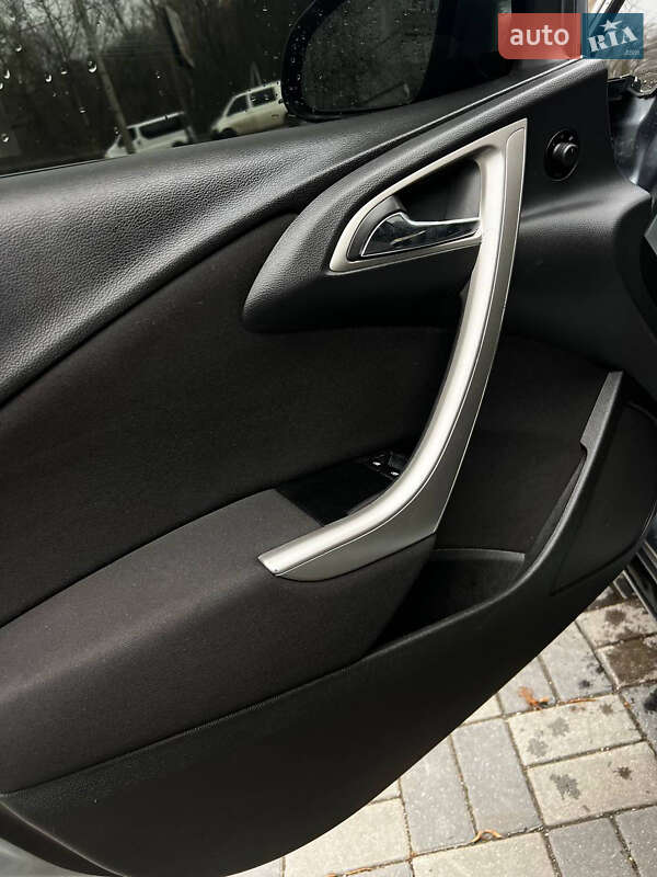Універсал Opel Astra 2011 в Хмельницькому