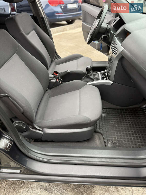 Хетчбек Opel Astra 2012 в Білій Церкві