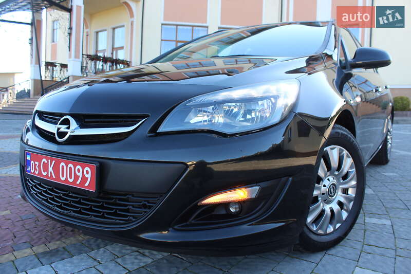 Універсал Opel Astra 2015 в Трускавці