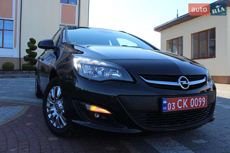 Універсал Opel Astra 2015 в Трускавці