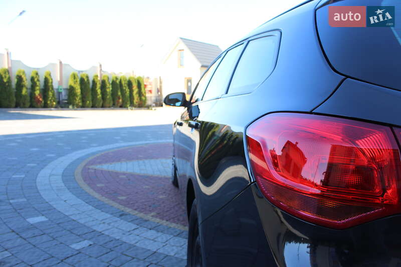 Універсал Opel Astra 2015 в Трускавці