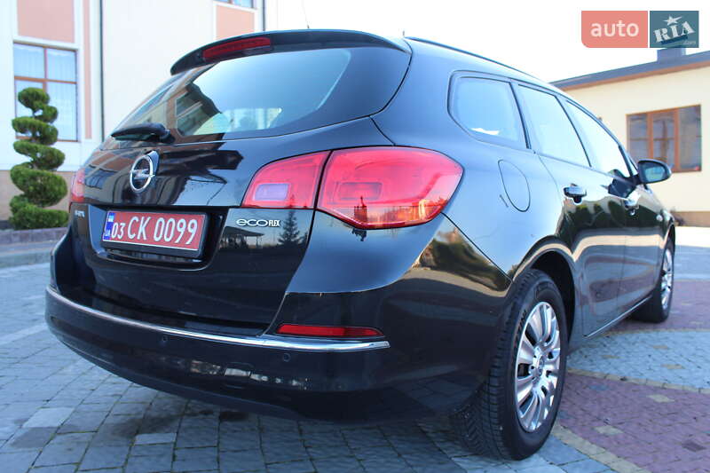 Універсал Opel Astra 2015 в Трускавці