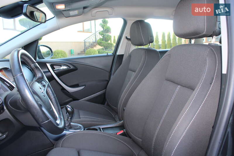 Універсал Opel Astra 2015 в Трускавці