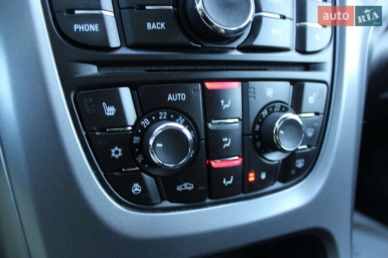 Універсал Opel Astra 2015 в Трускавці