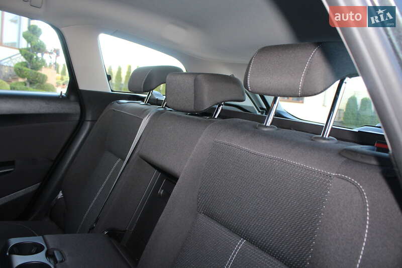 Універсал Opel Astra 2015 в Трускавці