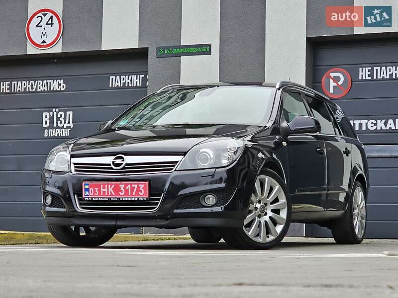 Универсал Opel Astra 2010 в Львове