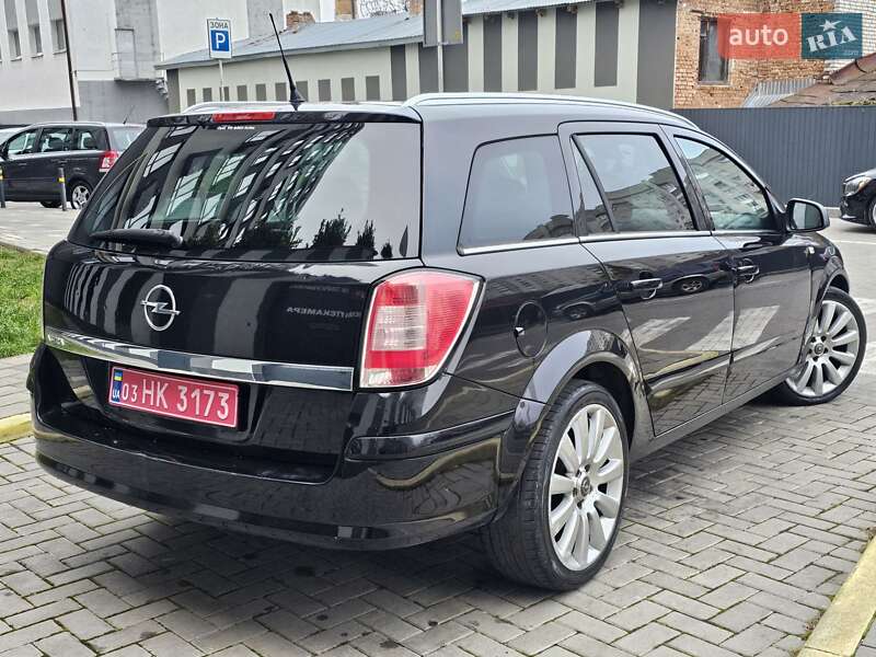 Универсал Opel Astra 2010 в Львове