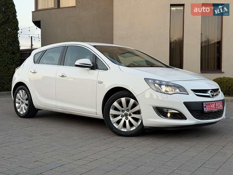 Хэтчбек Opel Astra 2014 в Стрые