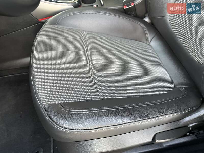 Хэтчбек Opel Astra 2014 в Стрые